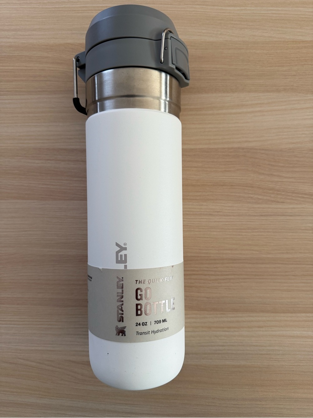 Stanley Quick-Flip GO Bottle 24 fl oz Insulated Stainless Flip Lock White/Gray